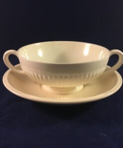 Wedgwood Edme soepkom met schotel,Ø kom 12,7 cm hoog 5,8 cm.