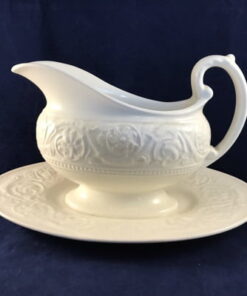 Wedgwood Patrician sauskom met vaste schotel
