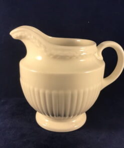Wedgwood Edme roomkannetje hoog 9,4 cm