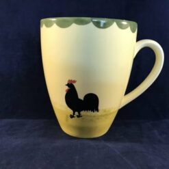 Zeller 'Kip en haan' mok met oor , hoog 10,5 cm Ø 8,8 cm.