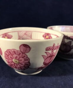 Tettau porseleinen theekommetje met roze chrysant