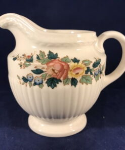 Wedgwood Conway roomkannetje 0,25 l hoog 10 cm.