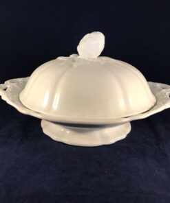 Petrus Regout  dekschaal 30 cm met deksel