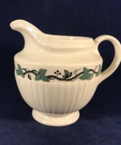 Wedgwood Stratford roomkan klein