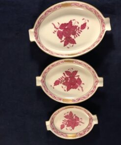 Herend Apponyi roze asbakje , drie maten, middelste maat 7,4 x 11,3 cm, nr 7784