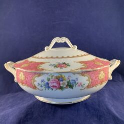 Royal Albert Lady Carlyle dekschaal met deksel Ø 21 cm hoog 14 cm