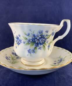 Royal Albert 'Flower of the month' series herenkop en schotel 'July' Ø 9 cm, hoog 7 cm