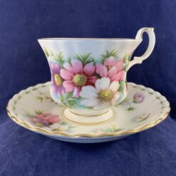 Royal Albert 'Flower of the month' series herenkop en schotel 'October' Ø 8,8 cm hoog 7 cm