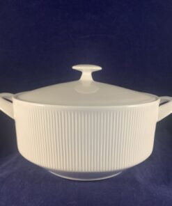 Arzberg cannelee dekschaal. Ø 18,5 cm hoog 14 cm