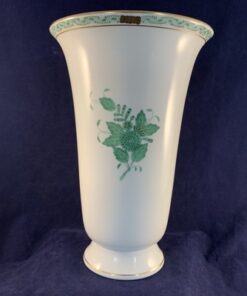Herend Apponyi groene vaas, hoogte 24 cm Ø 15,6 cm nr 7177