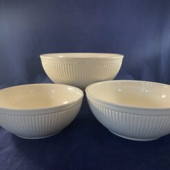 Wedgwood Edme nest van 3 schalen Ø 26-21-1 cm, hoog 10-8-7 cm