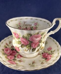 Royal Albert 'Flower of the month'series 'June' herenkop en schotel hoog 7 cm , Ø 8,7