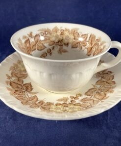 Wedgwood 'Wildbriar' theekop en schotel hoog 5,4 cm Ø 9,8 cm.