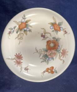 Wedgwood 'Philippa' papkom Ø 15,3 cm, hoog 3,6 cm.