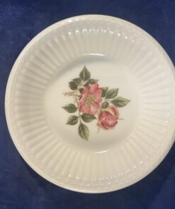 Wedgwood 'Briar rose' compoteschaaltje Ø 13 cm, hoog 2,7 cm