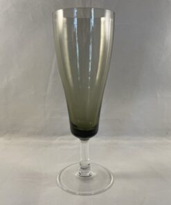 Set van 4 grijs-groene flutes hoog 16,4 cm, Ø 5,4 cm.
