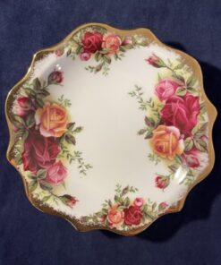 Royal Albert Old country roses petitfour schoteltje met geschulpte rand Ø 11,5 cm