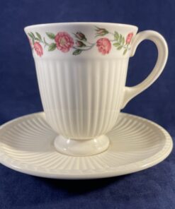 Wedgwood 'Rosalind' early morning kopje met schotel Ø 7,3 cm x 8,4 cm hoog.