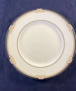 Wedgwood 'Cavendish' brood bordje Ø 15,3 cm.
