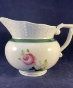 Herend Wiener Rose roomkannetje, hoog 8,7 cm nr. 642.