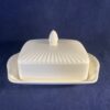 Wedgwood Edme botervloot 13 x 19 cm, hoog 8,5 cm