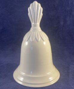 Roomwitte aardewerken tafelbel hoog 11 cm