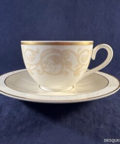 Villeroy & Boch 'Ivoire' cappuccinokop met schotel.Ø 8,8 cm. hoog 6 cm.