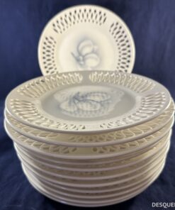 Set van 11 antieke fruitborden met verschillende afbeeldingen van vruchten Ø 19,5 cm.