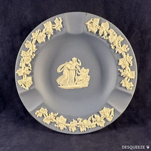 Wedgwood Jasperware lichtblauwe asbak, Ø 11 cm.
