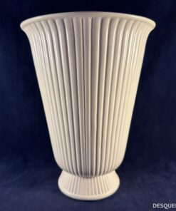 Wedgwood Edme vaas 20 cm hoog en Ø 15,3 cm.