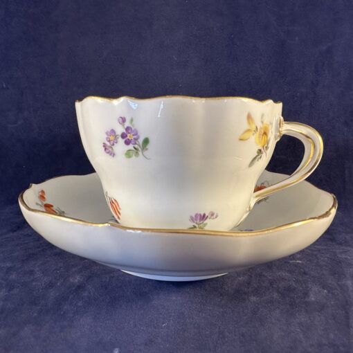 Meissen koffiekop met schotel met strooibloemmotief - Streublümchen Ø 8,5 cm hoog 6 cm