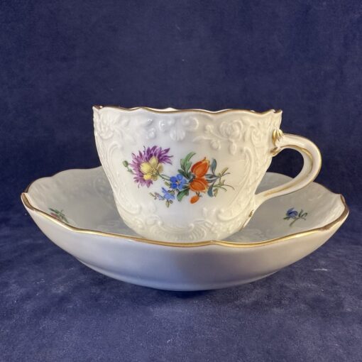Meissen espressokop met schotel met strooibloemmotief - Streublümchen Ø 6,6 cm hoog 5 cm