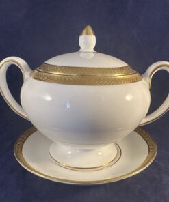 Wedgwood Senator suikerpot met oren, met deksel en schotel hoog 12 cm
