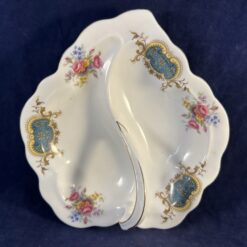 Royal Albert 'Berkeley' tweevaks schaaltje met greep. 18 x 19 cm.