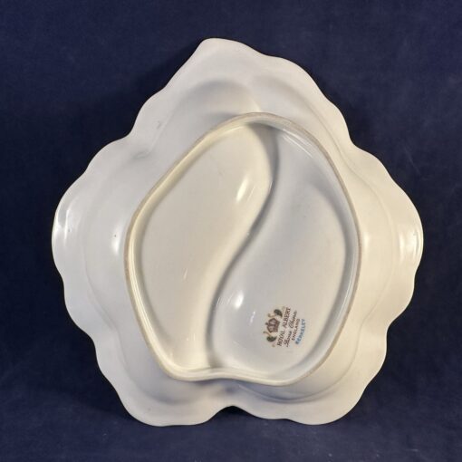 Royal Albert 'Berkeley' tweevaks schaaltje met greep. 18 x 19 cm. - Afbeelding 4