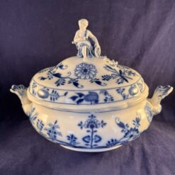Meissen zwiebelmuster - blue onion zeer grote ovale terrine met deksel 34 x 23 cm