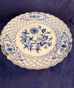 Zwiebelmuster bord met goud aan de randen
