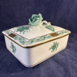 Herend Apponyi groen doosje recht bakje met deksel, hoog 4 cm, 9,5 x 7,8 cm.nr. 7993