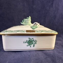 Herend Apponyi groen doosje recht bakje met deksel, hoog 4 cm, 9,5 x 7,8 cm.nr. 7993