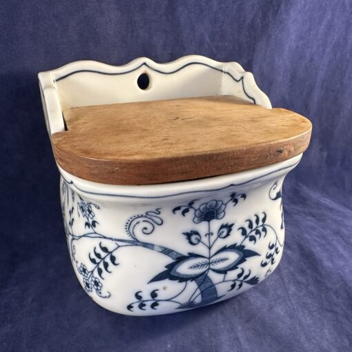 Blue Danube zoutpot met houten kanteldeksel 12 x 10 cm, hoog 11,5 cm