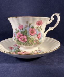 Royal Albert  herenkop met schotel met roze rozen Ø 9 cm hoog 8 cm