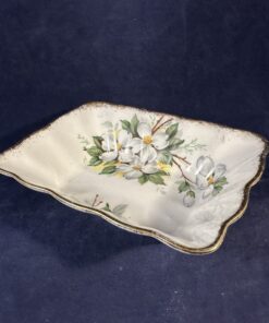 Royal Albert 'White Dogwood' bonbonschaaltje 9 x 12,5 cm hoog 2,5 cm