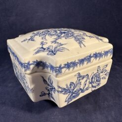 Dekselpot, met mooi bloemmotief Ø 10 x 10 cm, hoog 6,5 cm