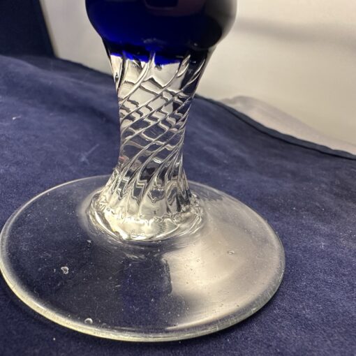 Glazen vaasje solifleur, hoog 20,5 cm, Ø 5 cm, kobaltblauw met heldere voet. - Afbeelding 3