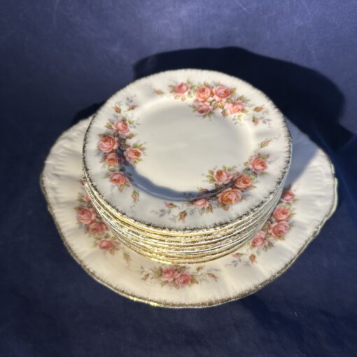Paragon 'Elisabeth Rose' gebakstel met 12 schotels. Ø schotel 16 cm Ø taartschaal 24 cm.  - Afbeelding 3
