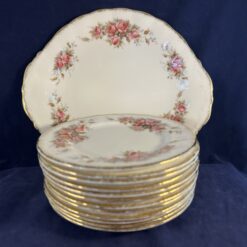 Paragon 'Elisabeth Rose' gebakstel met 12 schotels. Ø schotel 16 cm Ø taartschaal 24 cm. 