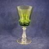 Set van 6 geslepen kristallen portglazen met uitlopende groene kelk hoog 14 cm, Ø 6,7 cm. 