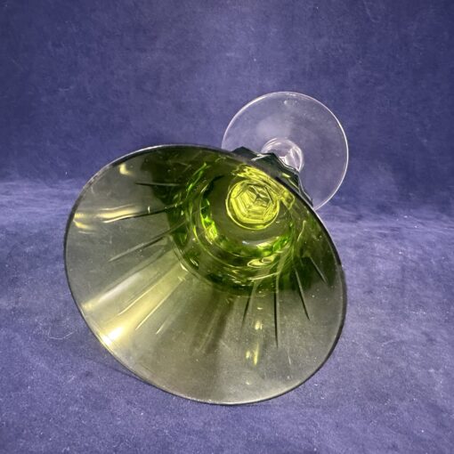 Set van 6 geslepen kristallen portglazen met uitlopende groene kelk hoog 14 cm, Ø 6,7 cm.  - Afbeelding 3