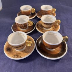Thun set van 6 espresso kopjes. Uitgebracht ter er van het Jubileum 1950-2000, 50-jarig bestaan ​​van het koffie bedrijf Thun.