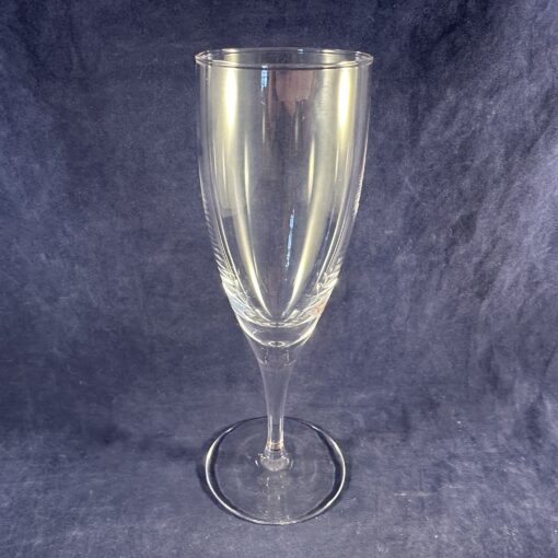 Royal Leerdam 'Flamingo' kristallen flute, ontwerp van G.J. Thomassen , hoog 18 cm Ø 5,3 cm - Afbeelding 2